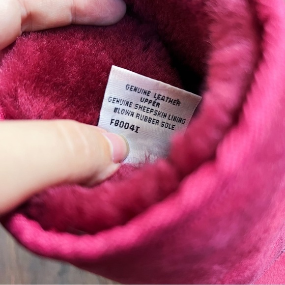 UGG • Classic Short Boot 5825 burgundy maroon pink suede sheepskin shearling mid - Picture 5 of 12